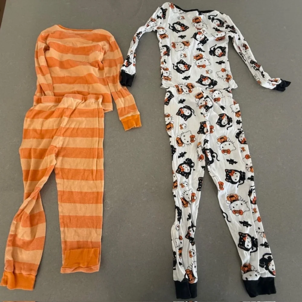 Girl 4 piece Halloween Hello Kitty Long Sleeve Pant & Shirt PJ Set (2 sets) Sz 6